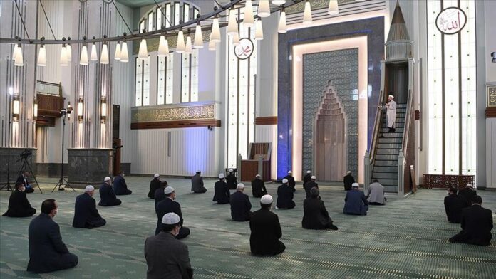 Diyanet Ali Erbaş cuma namazı